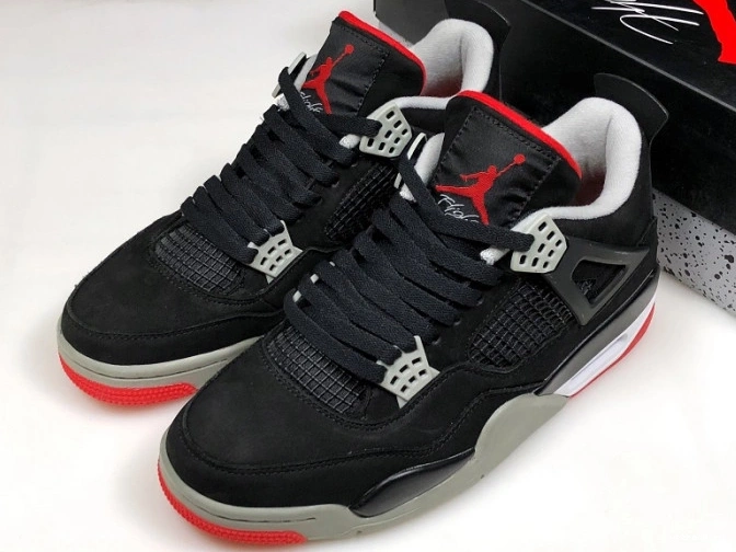 CEMENT 4 308497-060 BLACK JORDAN RETRO 0818